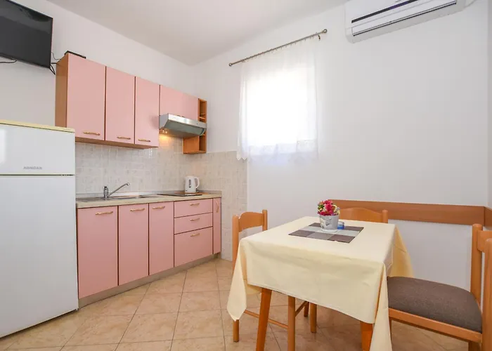 Apartman With Parking Space Pag - 6316