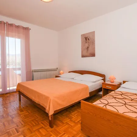 Apartman With Parking Space Pag - 6316