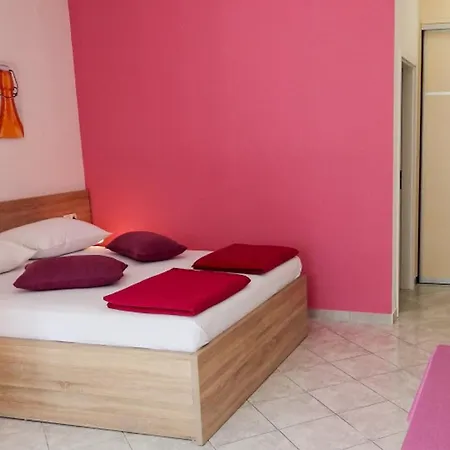 Apartman With Parking Space Pag - 6316 Pag Town