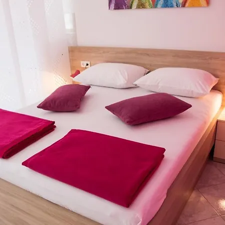 Apartman With Parking Space Pag - 6316 Pag Town
