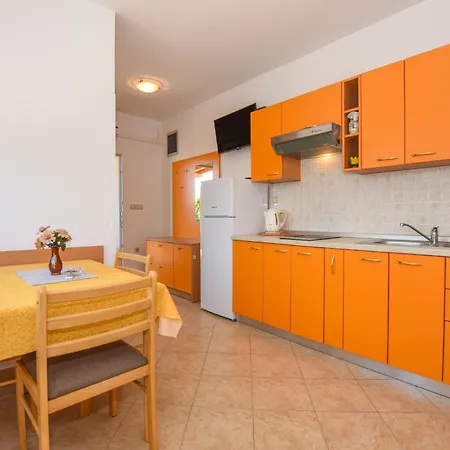 Apartman With Parking Space Pag - 6316