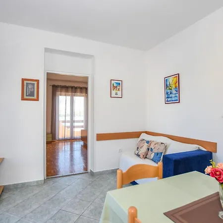 Apartman With Parking Space Pag - 6316 Pag Town