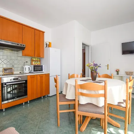 Apartman With Parking Space Pag - 6316