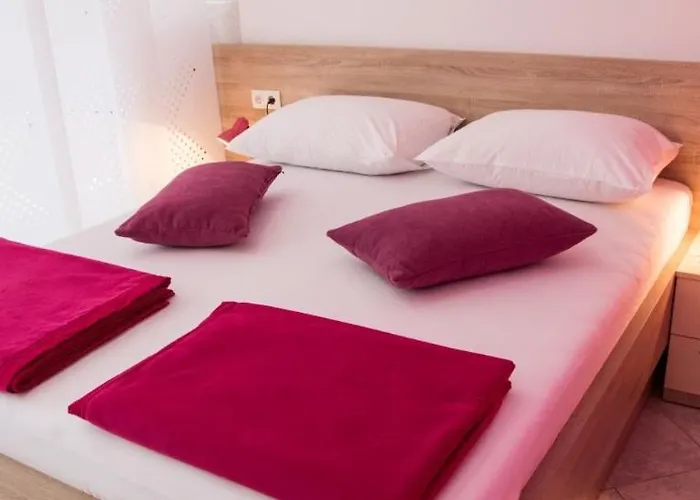 Apartament With Parking Space Pag - 6316 Pag Town