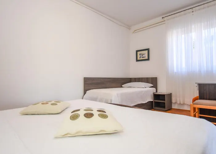 Apartament With Parking Space Pag - 6316 Pag Town