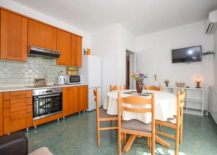 Apartament With Parking Space Pag - 6316